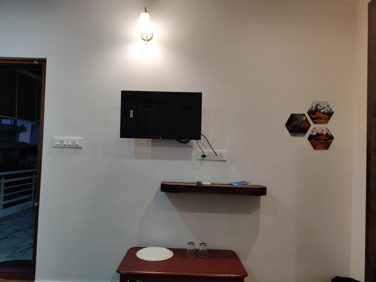 Skyhouse Homestay Майсур Экстерьер фото