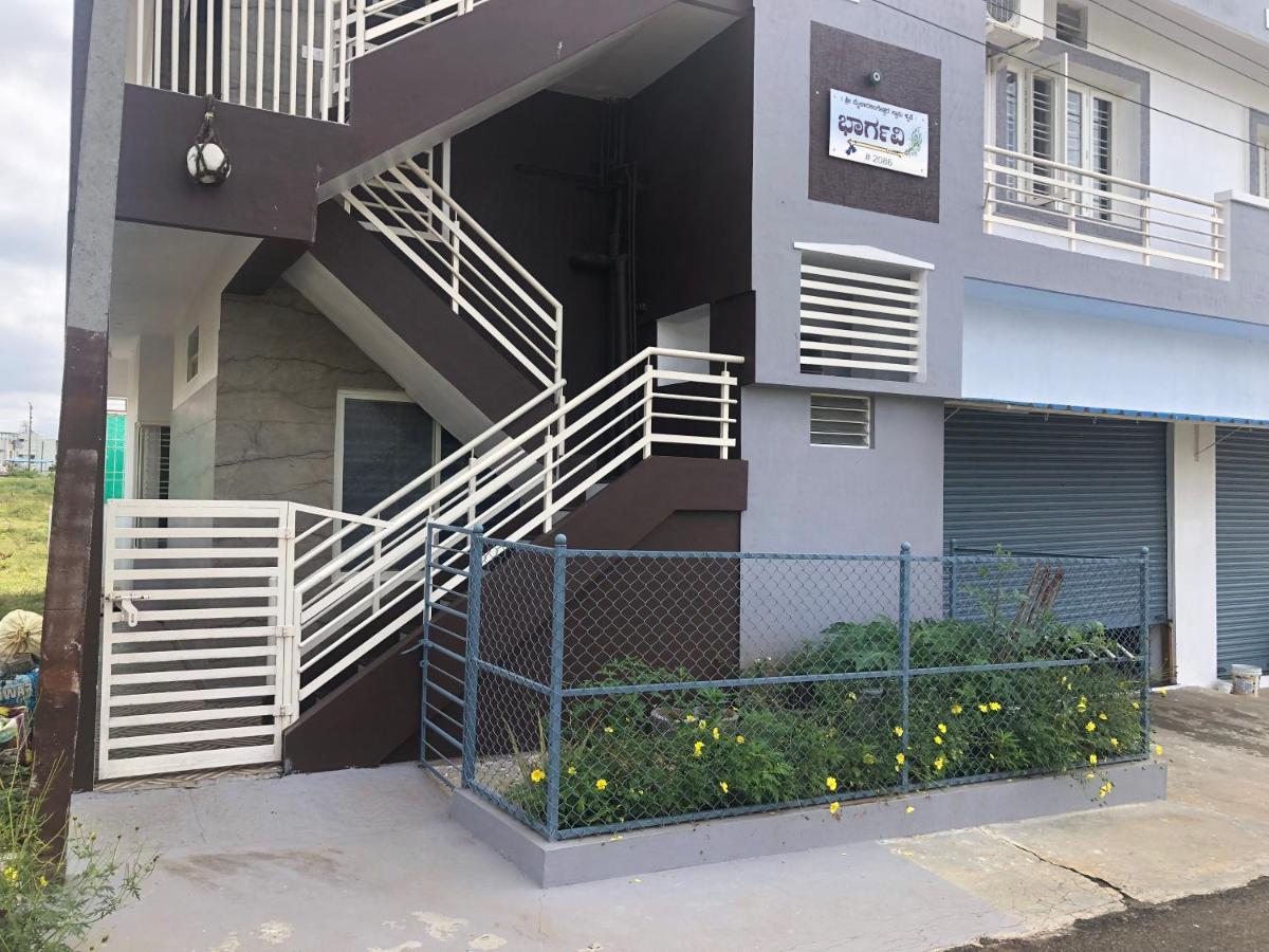 Skyhouse Homestay Майсур Экстерьер фото