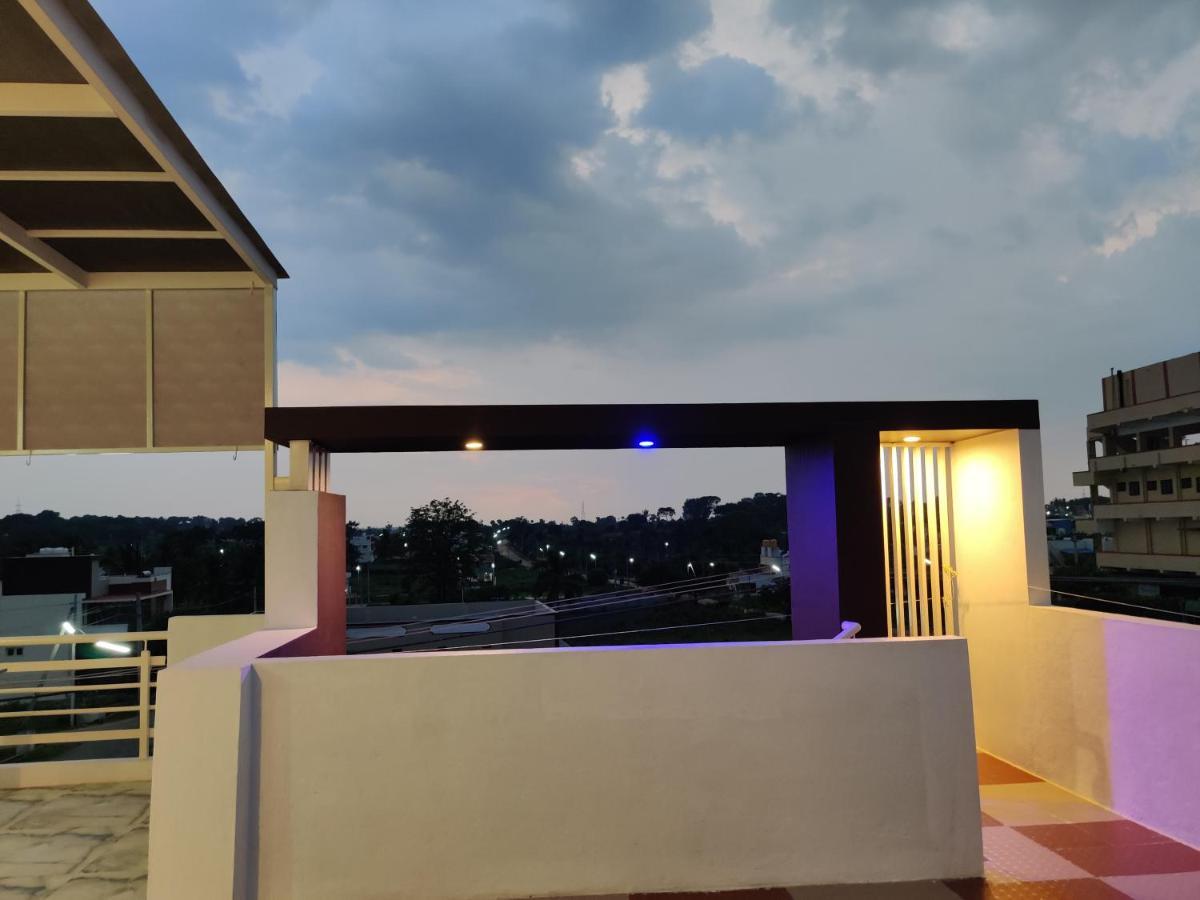 Skyhouse Homestay Майсур Экстерьер фото