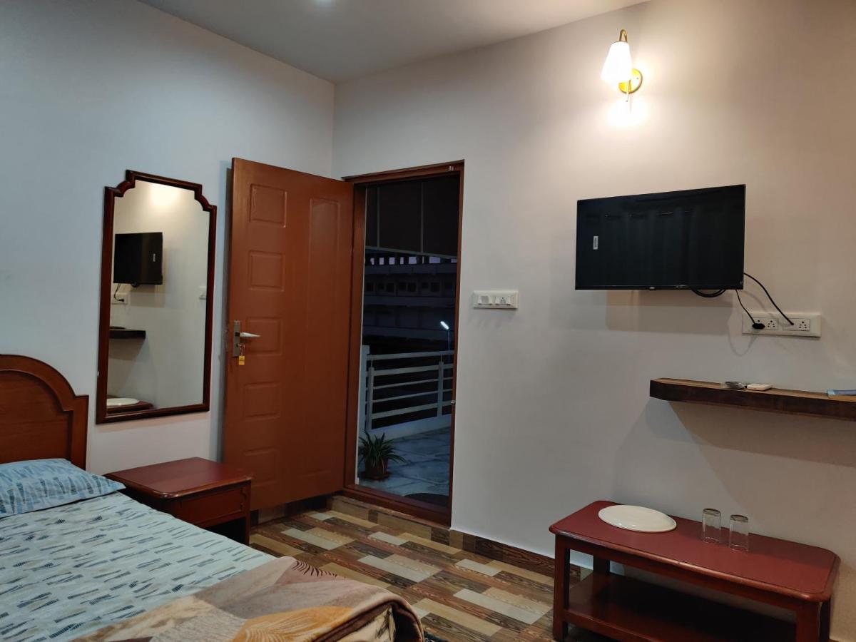 Skyhouse Homestay Майсур Экстерьер фото